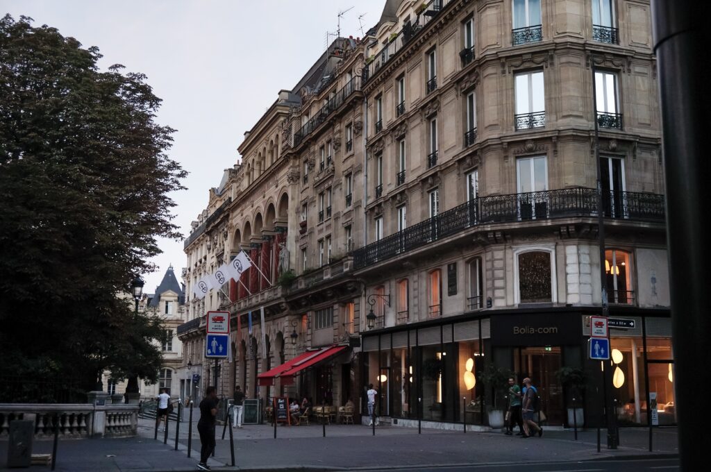 Paris Theater Occupied Migrants