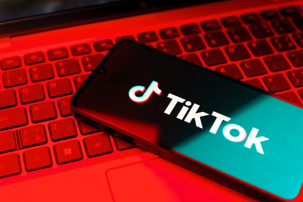 TikTok Users Flock Rednote