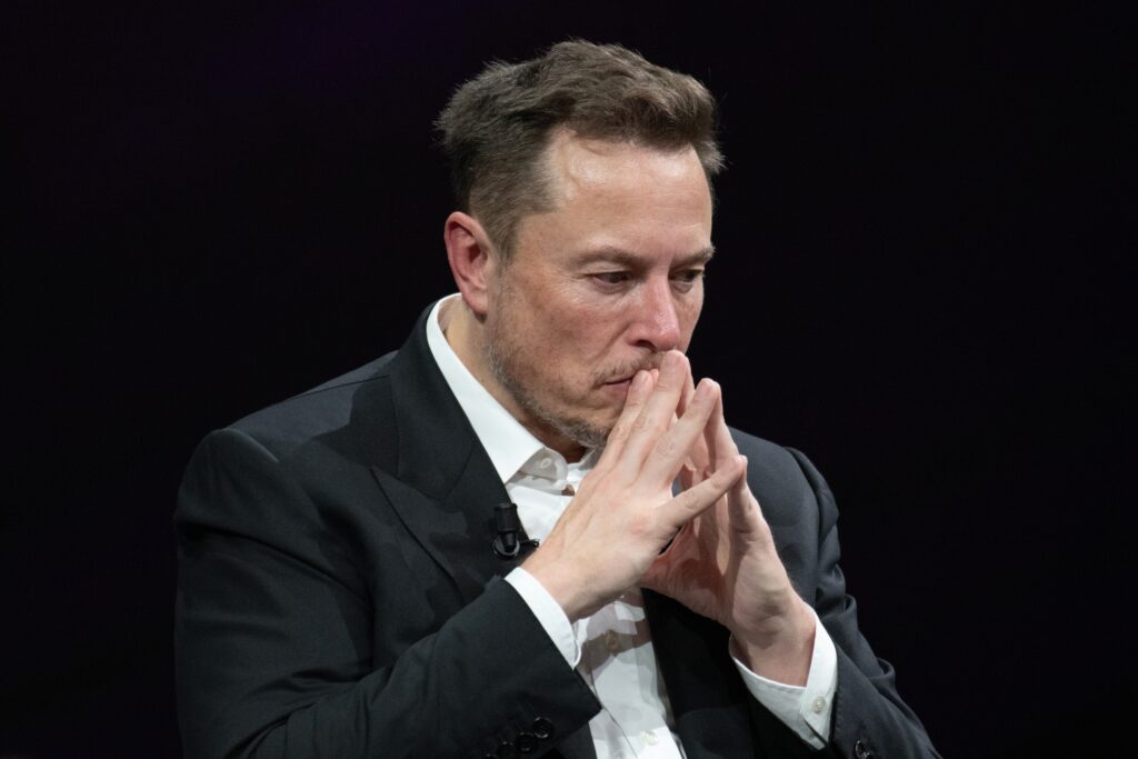 Musk's New Rule Causes Confusion Among Federal Workers