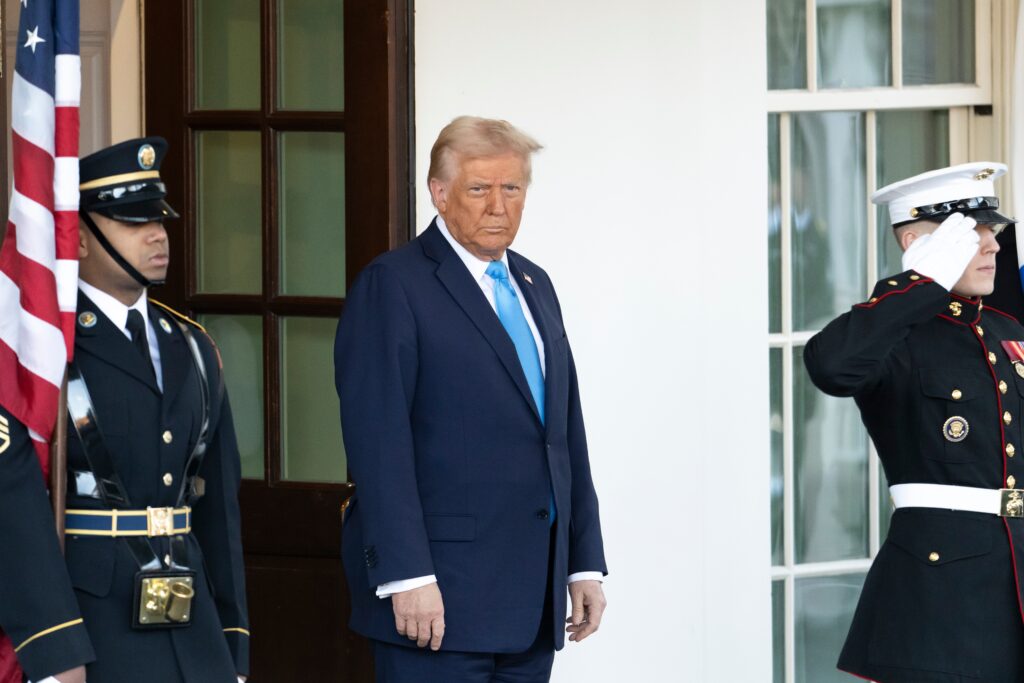 Trump Imposes Heavy Car Tariffs – Global Markets and Allies Sound the Alarm