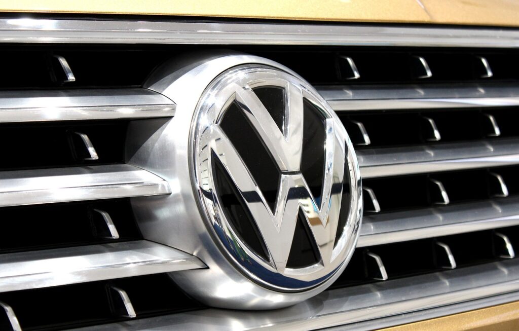 Global Auto Sales Rise While German Carmakers Struggle