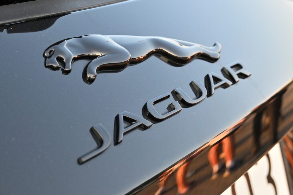 Jaguar Rejects US Production Amid Global Tariff Turmoil